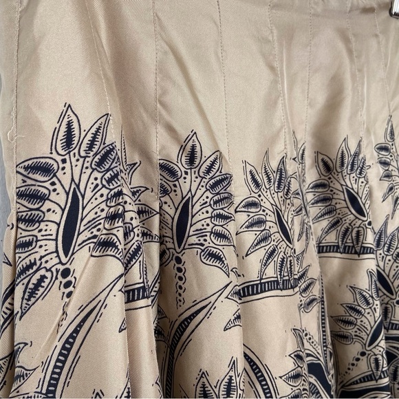 JONES New York silk pleated skirt nude neutral black lined 8P floral tan silky - Picture 10 of 14